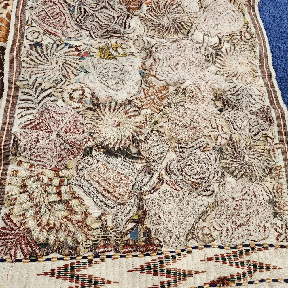 Floral Patterned Table Runner - Picture 6 of 10